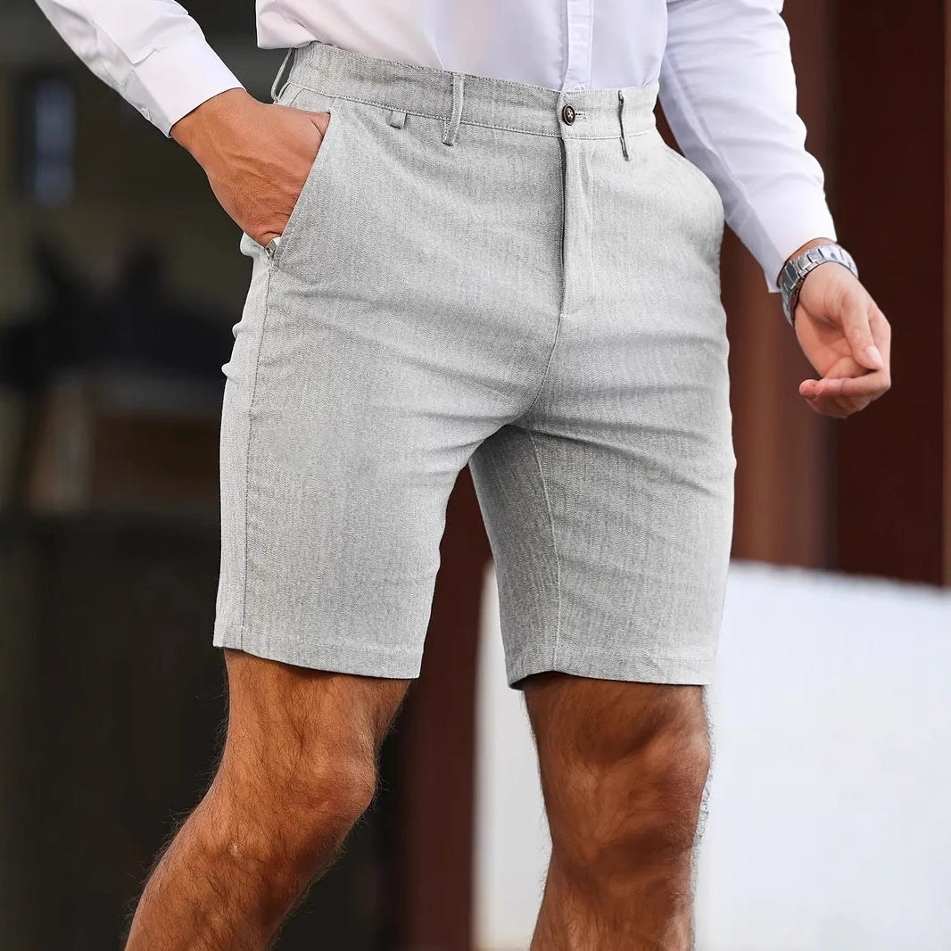 Calções masculinos casuais de cor sólida e corte reto.