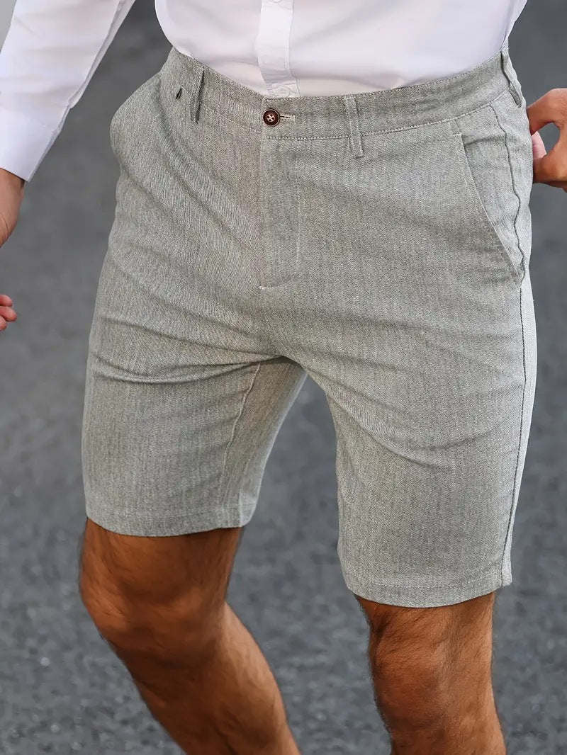 Calções masculinos casuais de cor sólida e corte reto.