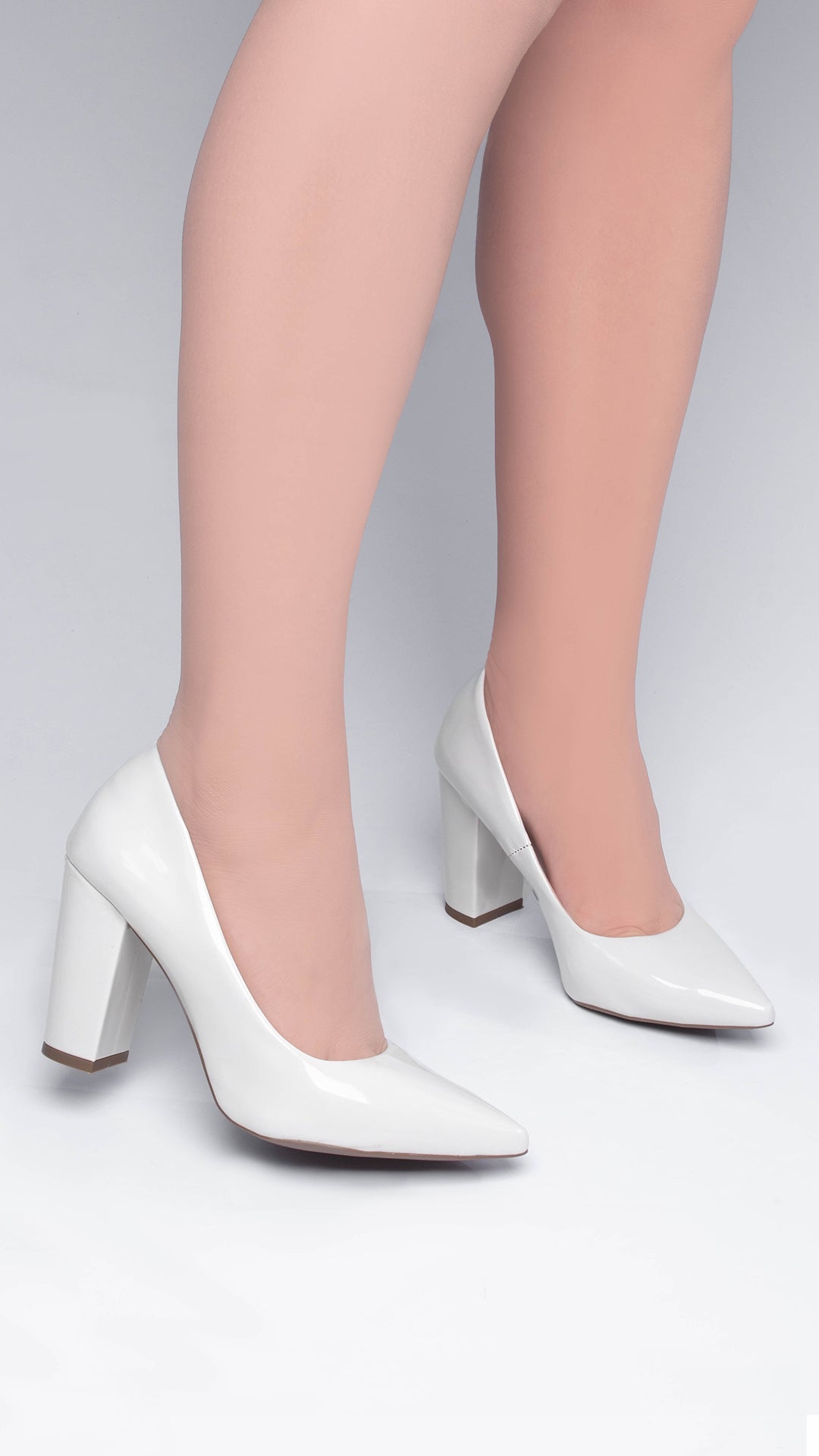 Sapato Scarpin Salto Quadrado Verniz Off White