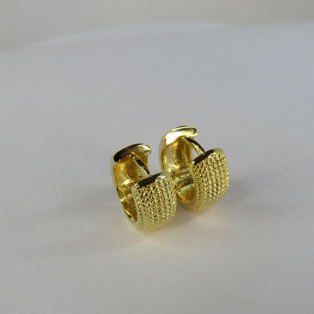 Brinco de Argolinha Grossa Trabalhada Banhado em Ouro 18k