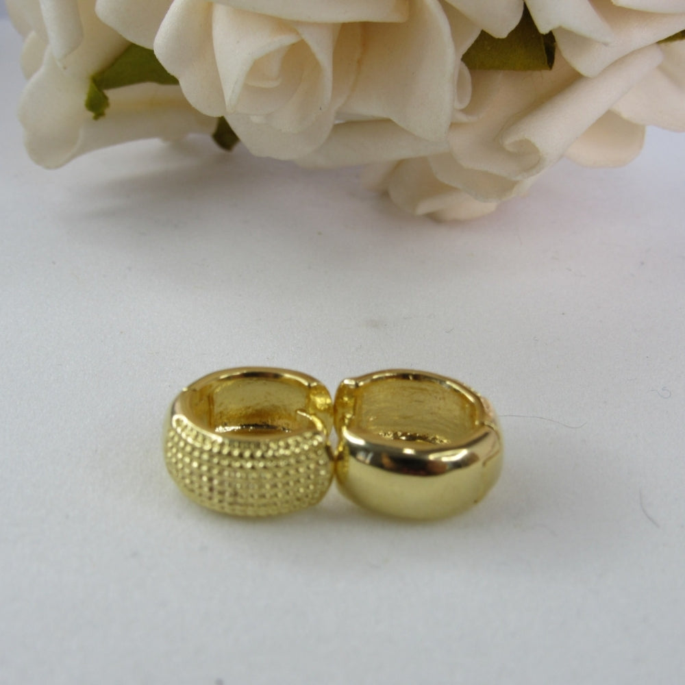 Brinco de Argolinha Grossa Trabalhada Banhado em Ouro 18k