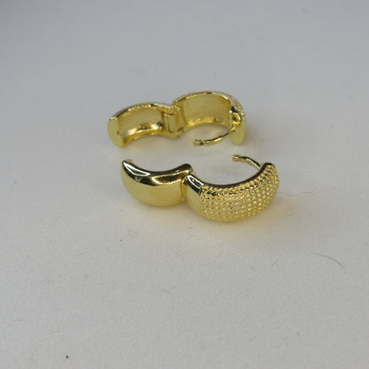 Brinco de Argolinha Grossa Trabalhada Banhado em Ouro 18k