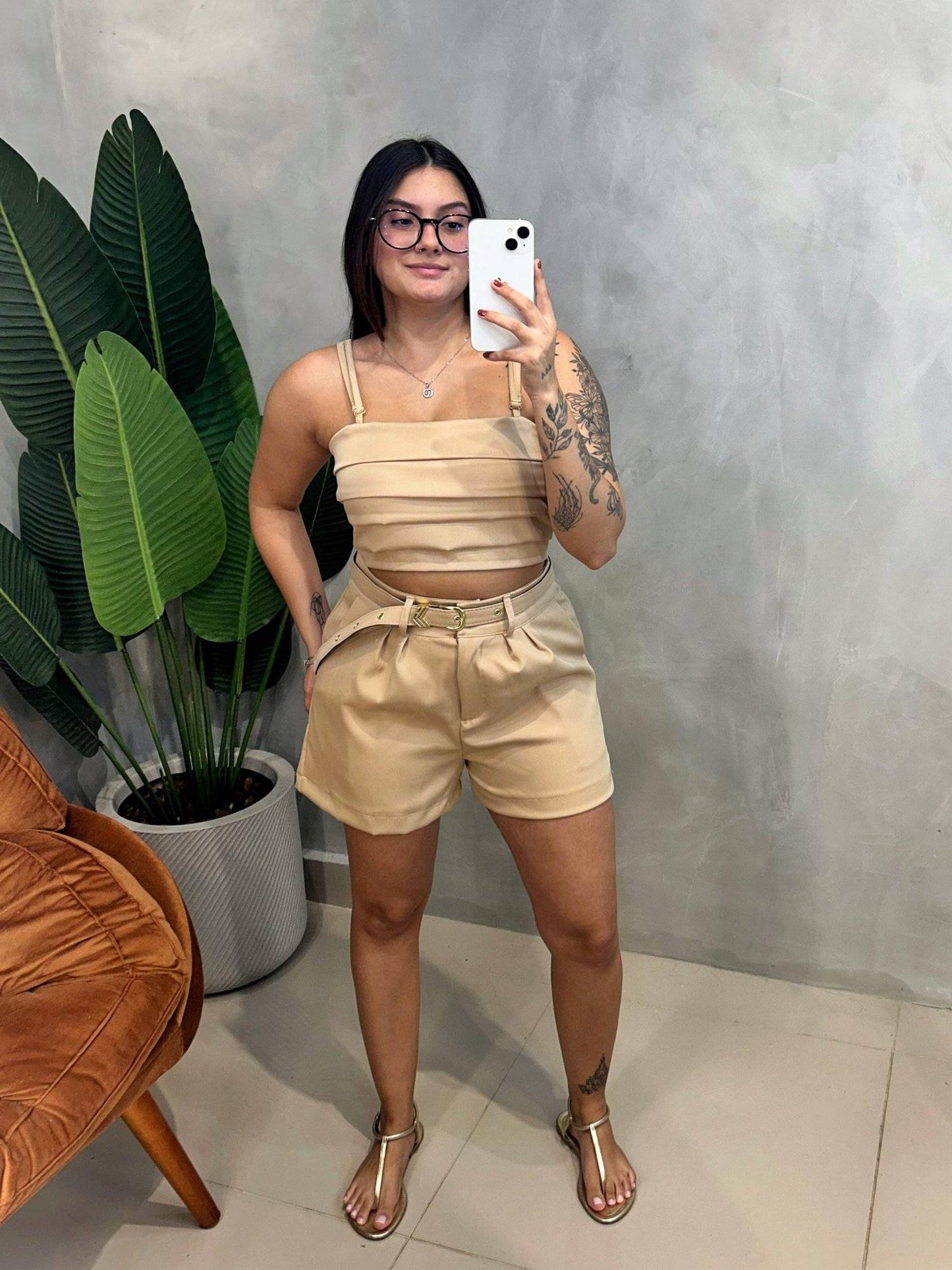 Conjunto em Alfaiataria Cropped de Alça e Shorts com Cinto Ref.1749