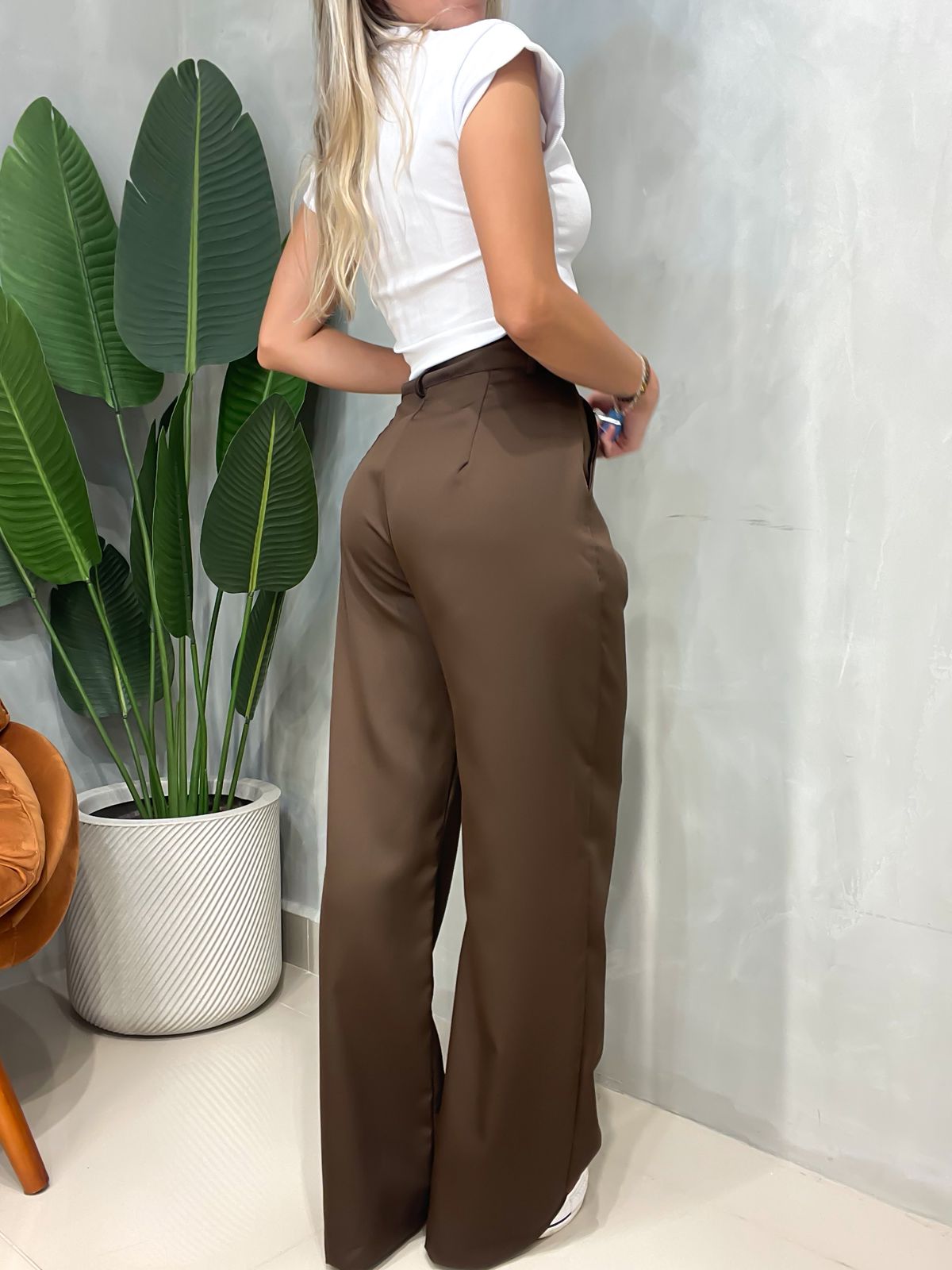 Calça em Alfaiataria Pantalona Maira Ref. 1936