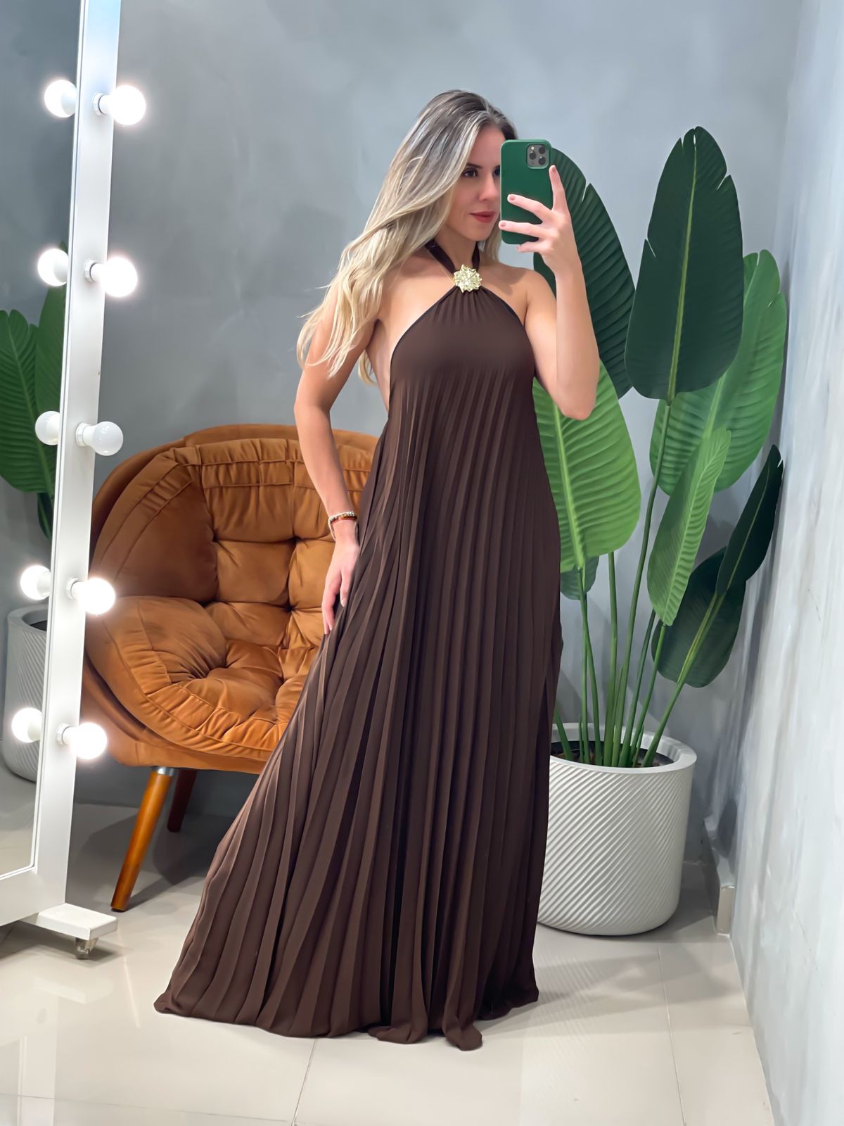 Vestido Longo em Crepe Frente Única Plissado com Fivela Alice Ref. 1946